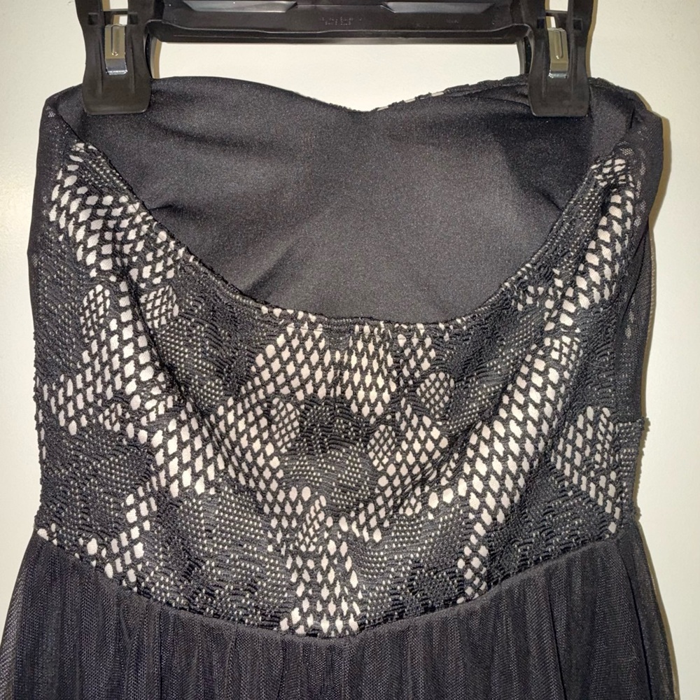 Kimchi Blue Black Strapless Sweetheart Gown for Cocktail